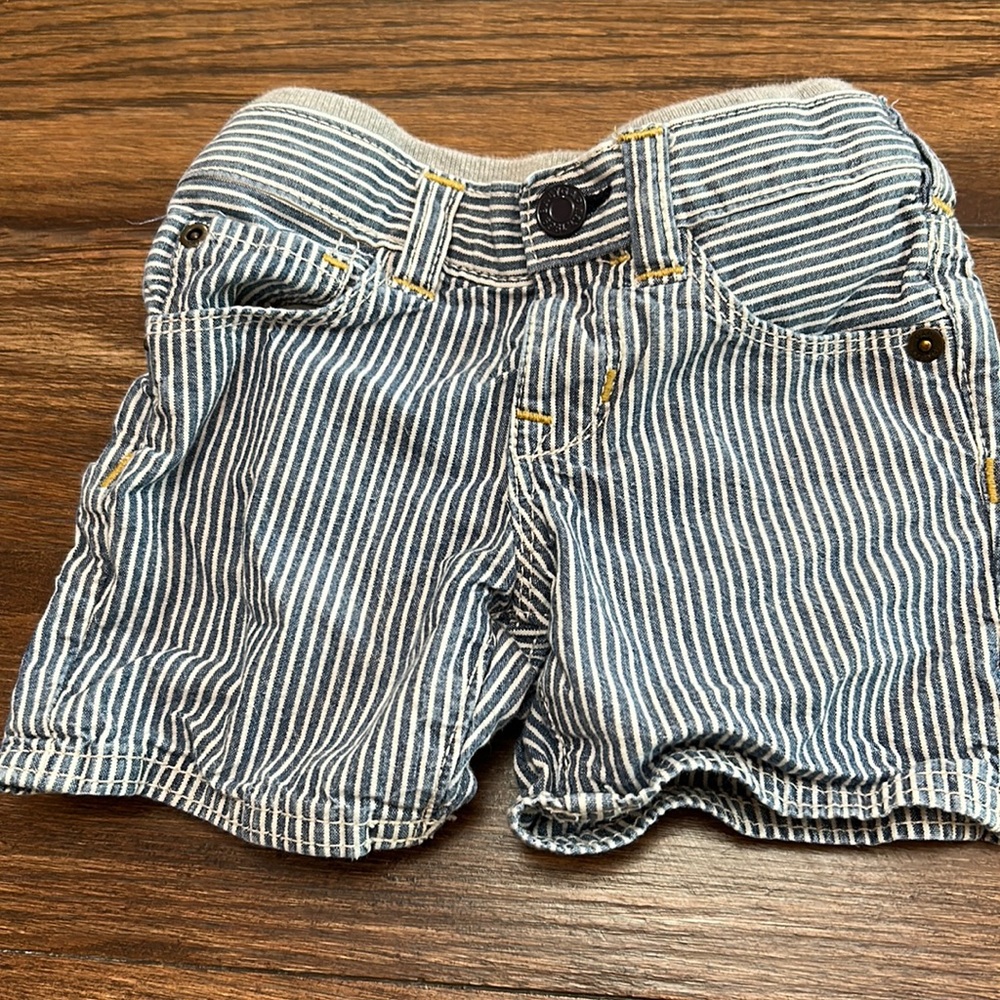 Baby gap stripe shorts